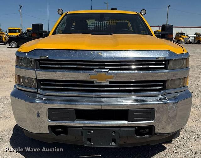 Image of Chevrolet 3500HD equipment image 1