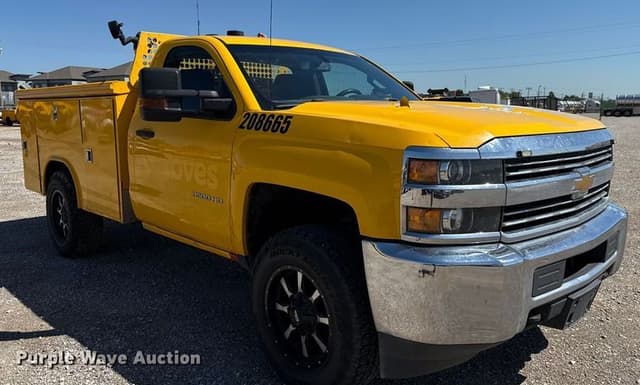 Image of Chevrolet 3500HD equipment image 2