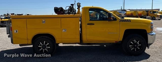 Image of Chevrolet 3500HD equipment image 3