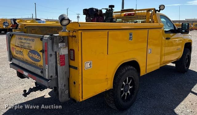 Image of Chevrolet 3500HD equipment image 4