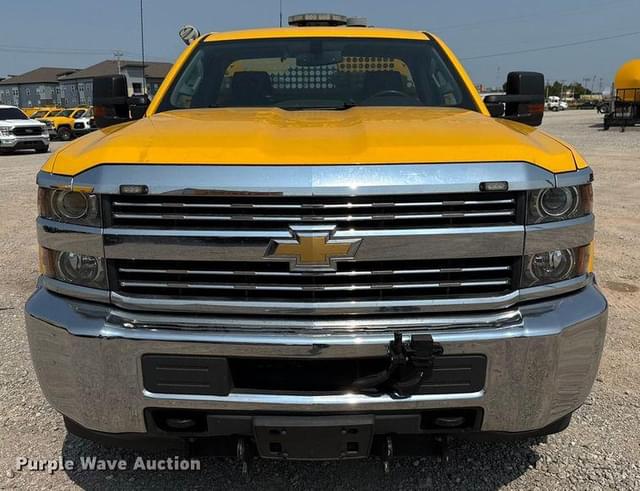 Image of Chevrolet 3500HD equipment image 1