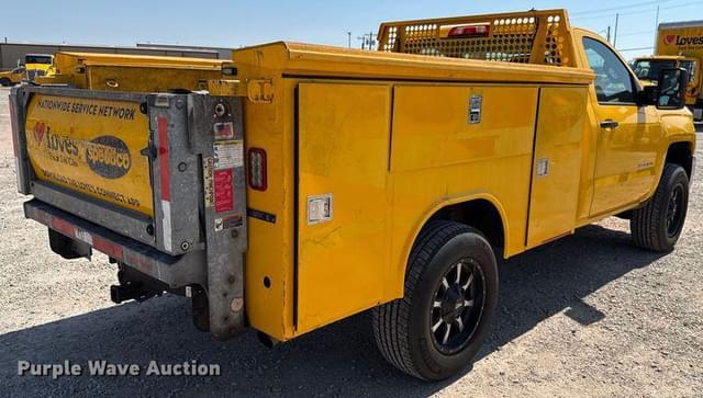 Image of Chevrolet 3500HD equipment image 4