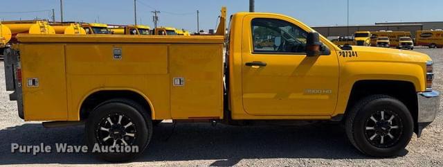 Image of Chevrolet 3500HD equipment image 3