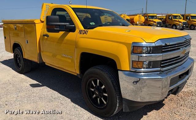 Image of Chevrolet 3500HD equipment image 2