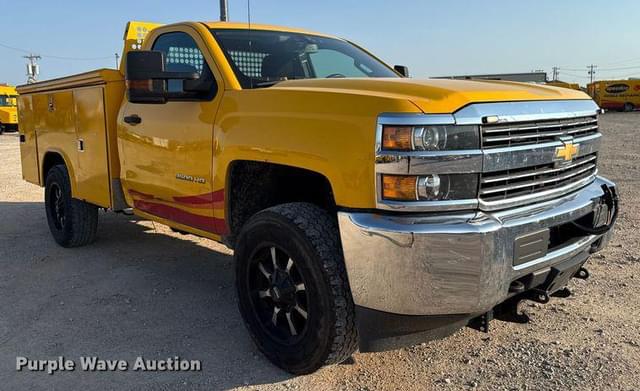 Image of Chevrolet 3500HD equipment image 2
