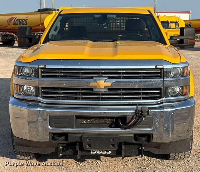 Image of Chevrolet 3500HD equipment image 1