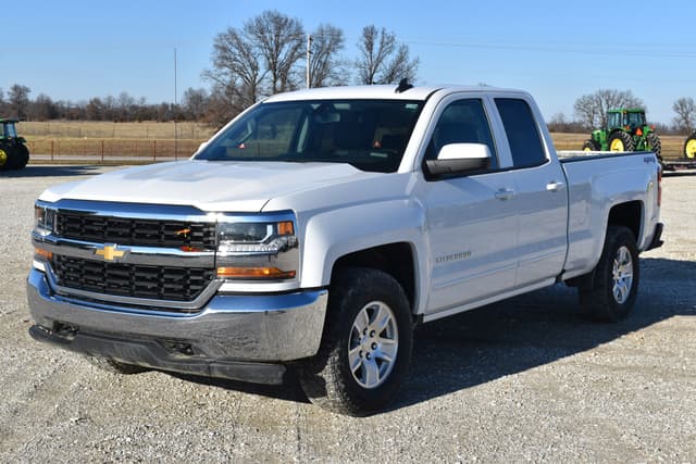 Image of Chevrolet Silverado equipment image 1