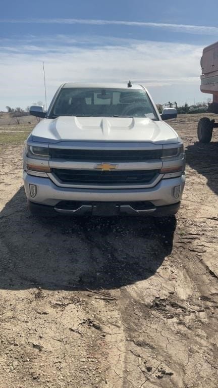 2018 Chevrolet 1500 Equipment Image0