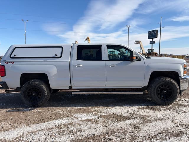 Image of Chevrolet 2500 equipment image 4