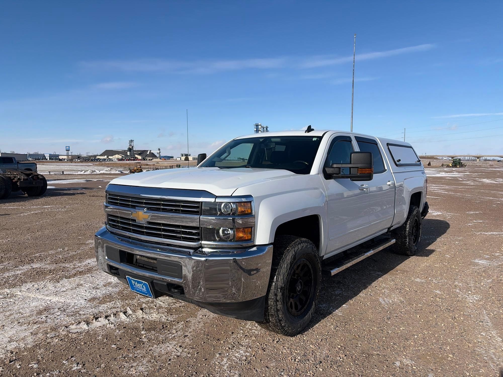 2018 Chevrolet 2500 Equipment Image0