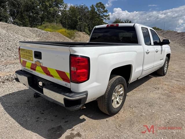 Image of Chevrolet Silverado equipment image 2