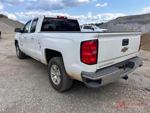 Image of Chevrolet 1500 equipment image 3