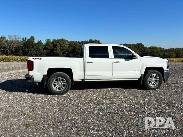 Image of Chevrolet Silverado equipment image 2