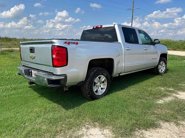 Image of Chevrolet Silverado equipment image 4