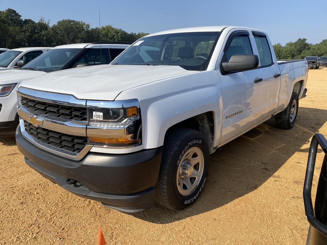 Image of Chevrolet Silverado Primary image
