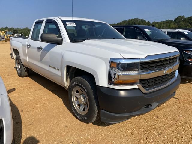 Image of Chevrolet Silverado equipment image 3
