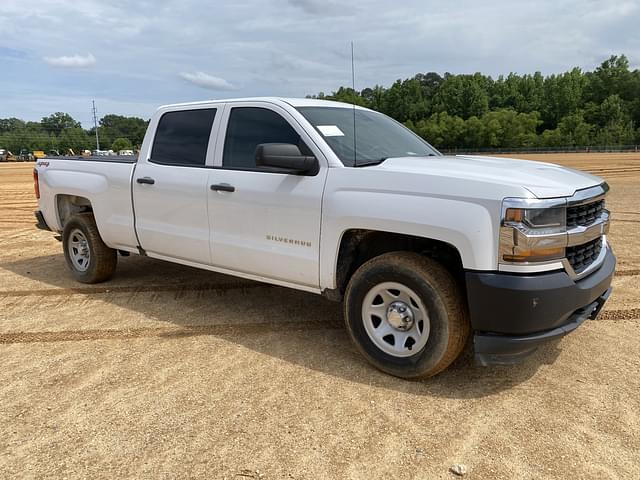 Image of Chevrolet Silverado equipment image 3