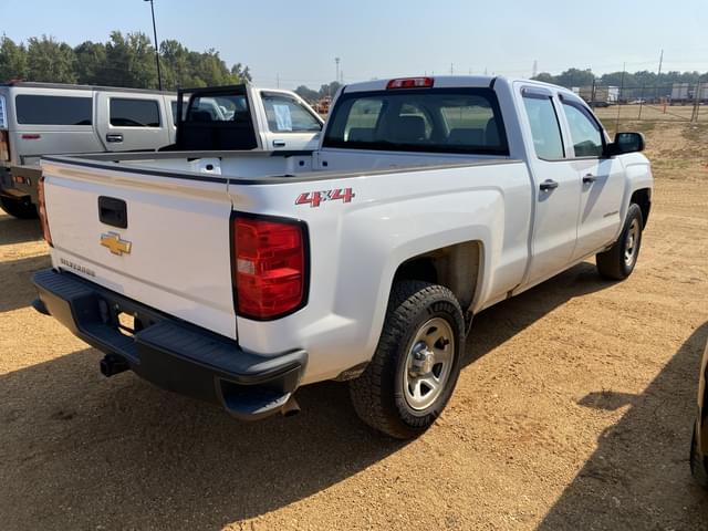 Image of Chevrolet Silverado equipment image 2