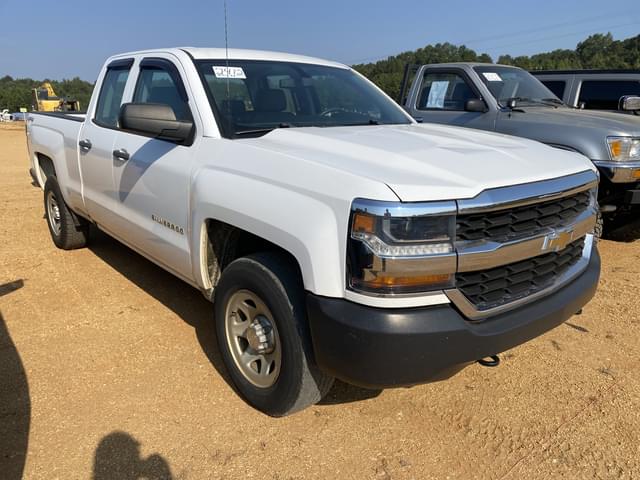 Image of Chevrolet Silverado equipment image 3