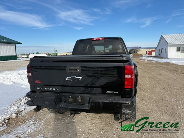 Image of Chevrolet Silverado equipment image 3