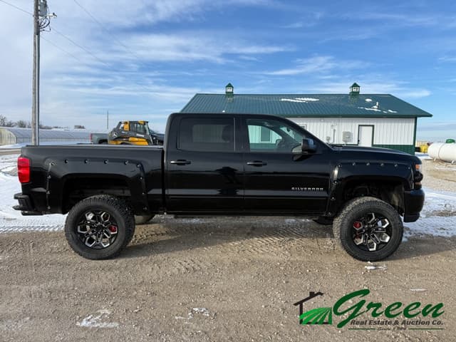 Image of Chevrolet Silverado equipment image 1