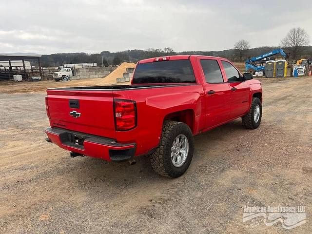 Image of Chevrolet Silverado equipment image 2