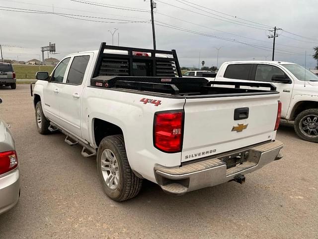 Image of Chevrolet Silverado equipment image 3