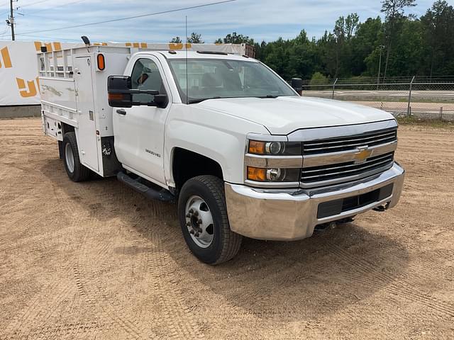 Image of Chevrolet 3500HD equipment image 2