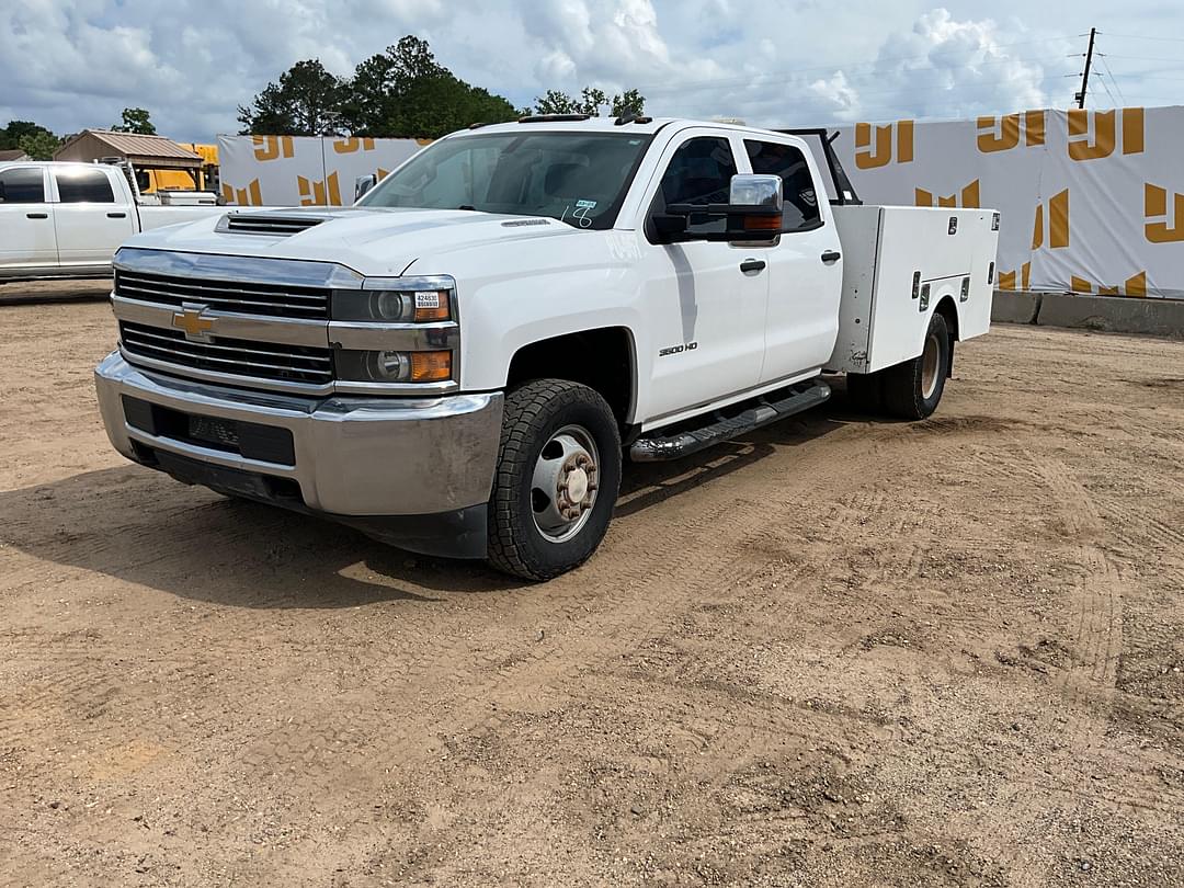 Image of Chevrolet 3500HD Primary image