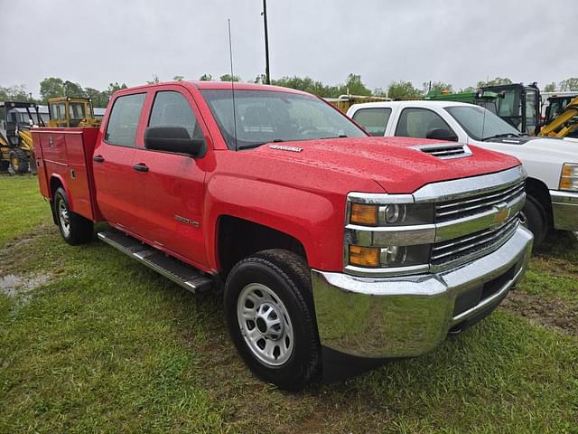 Image of Chevrolet 2500HD equipment image 2
