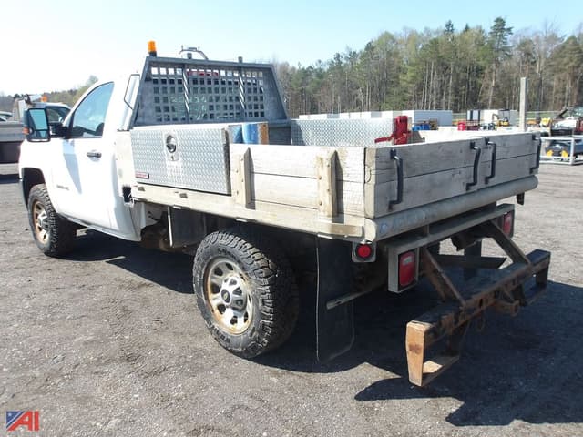 Image of Chevrolet 3500HD equipment image 2