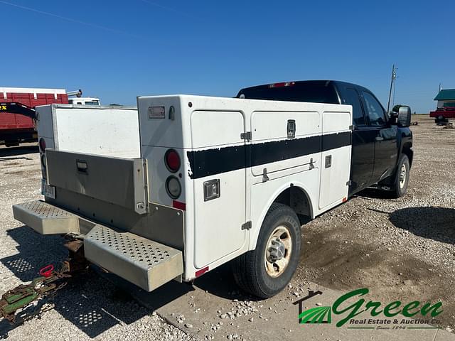 Image of Chevrolet 3500HD equipment image 4