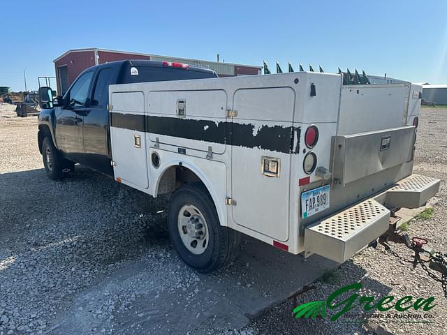 Image of Chevrolet 3500HD equipment image 2