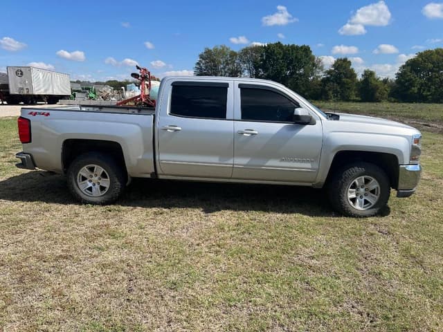 Image of Chevrolet 1500 equipment image 3