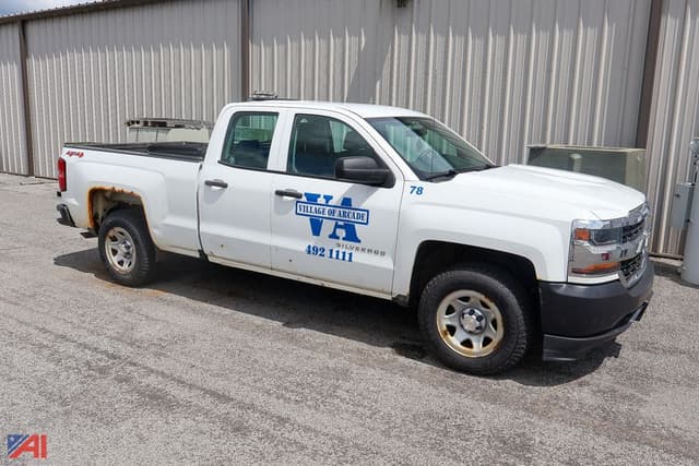 Image of Chevrolet 1500 equipment image 4