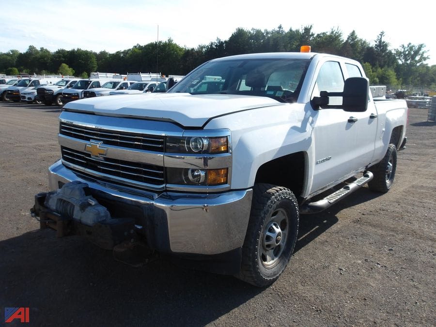 2018 Chevrolet 2500HD Equipment Image0