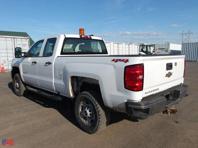 Image of Chevrolet 2500HD equipment image 2