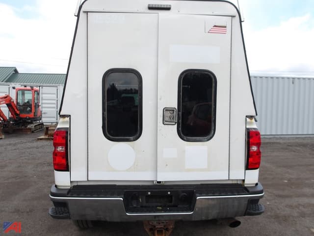 Image of Chevrolet 2500HD equipment image 3