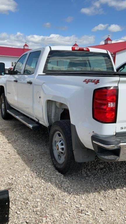 Image of Chevrolet 2500HD equipment image 2