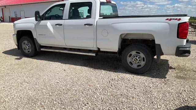 Image of Chevrolet 2500HD equipment image 1