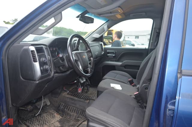 Image of Chevrolet 2500HD equipment image 4