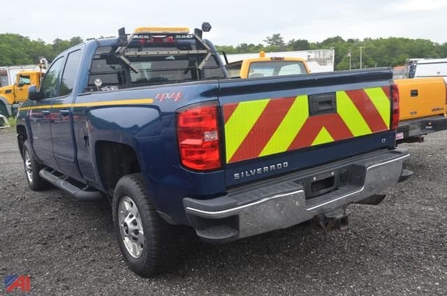 Image of Chevrolet 2500HD equipment image 1