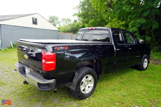 Image of Chevrolet Silverado equipment image 4