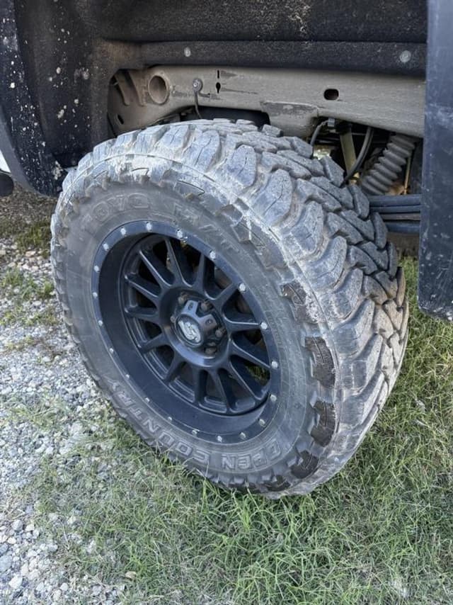 Image of Chevrolet 1500 equipment image 3