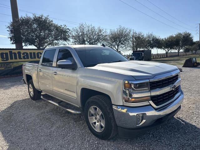 Image of Chevrolet Silverado equipment image 3