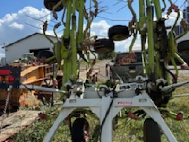 Image of CLAAS Volto 1100T equipment image 3