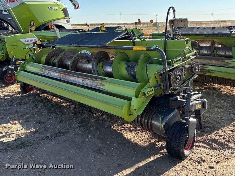 2018 CLAAS 380 Equipment Image0