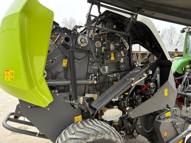 Image of CLAAS Rollant 540RC equipment image 4