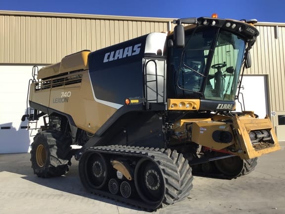 Main image CLAAS LEXION 740TT