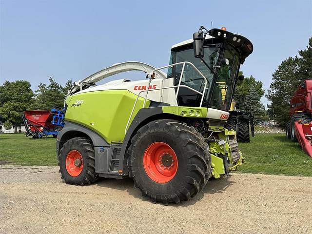 Image of CLAAS Jaguar 980 equipment image 2